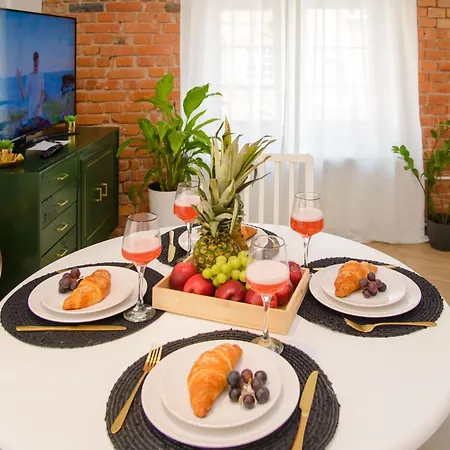 Maya's Flats & 36 - Chlebnicka Old Town Gd *