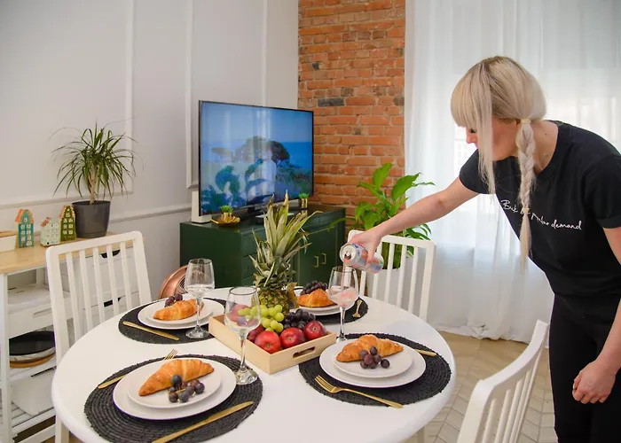 Maya's Flats & 36 - Chlebnicka Old Town Gd Apartament